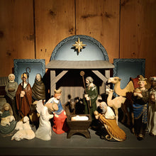 Last inn bildet i Galleri-visningsprogrammet, Julekrybbe